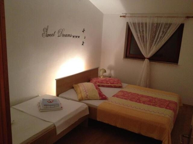 Apartmani Cosic Ante Dobropoljana Habitación foto